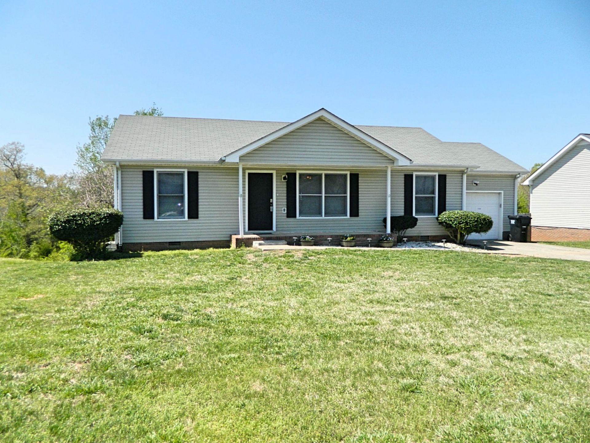 1340 Chucker Drive , Clarksville, TN 37042 Main Photo