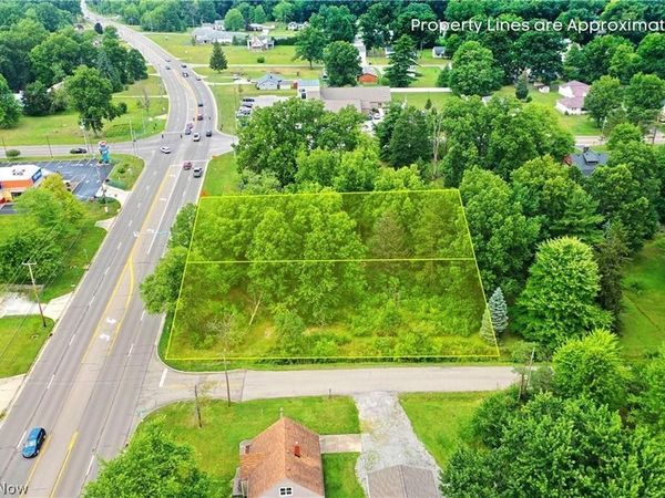 145 N Canfield Niles Road , Youngstown, OH 44515