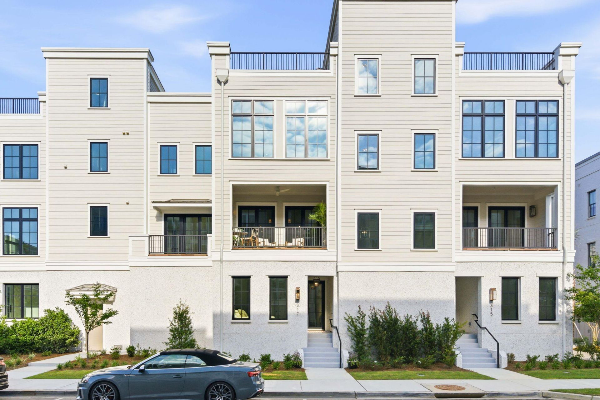 530 Helmsman Street Photo 1