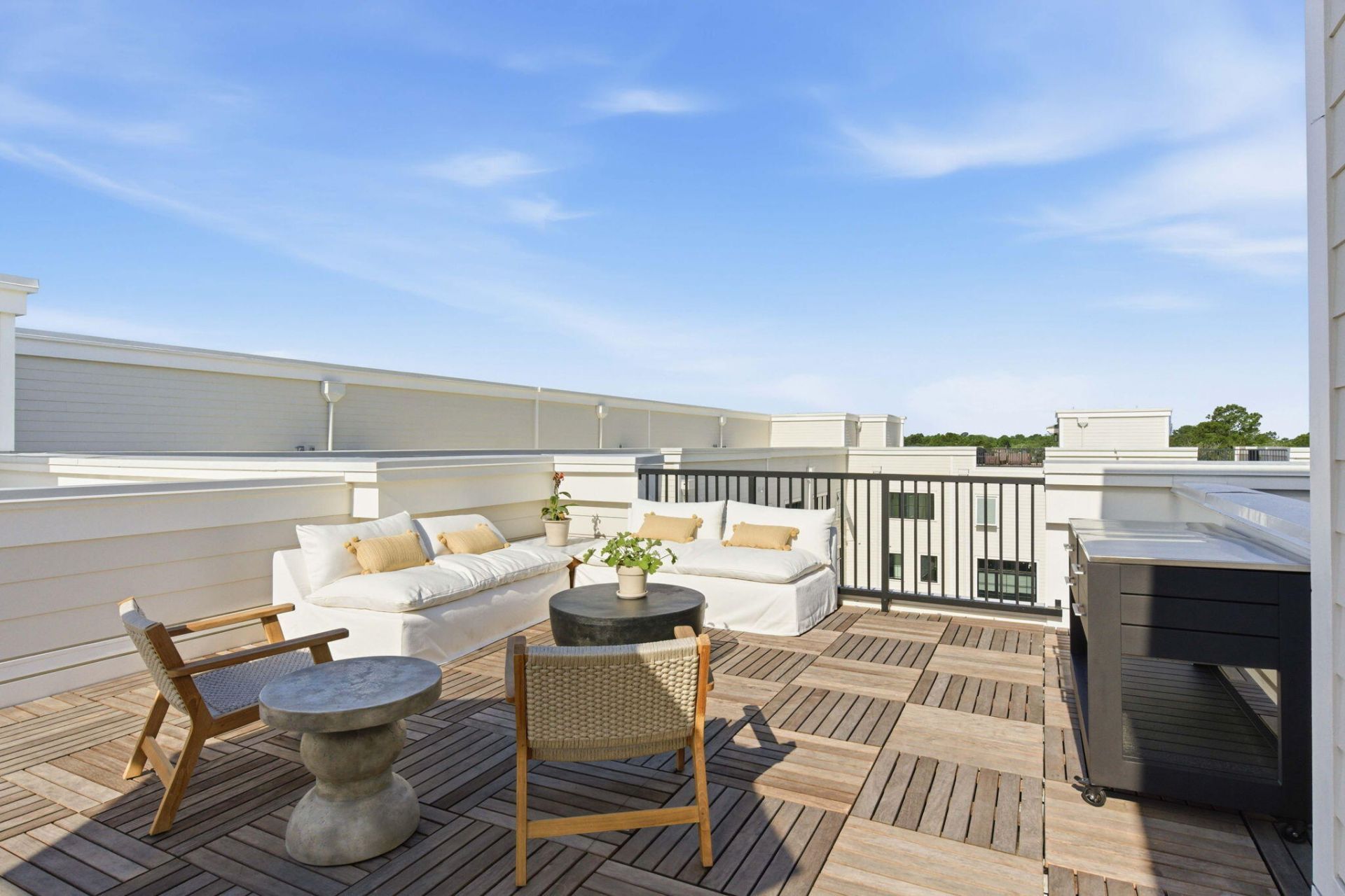 530 Helmsman Street Photo 10