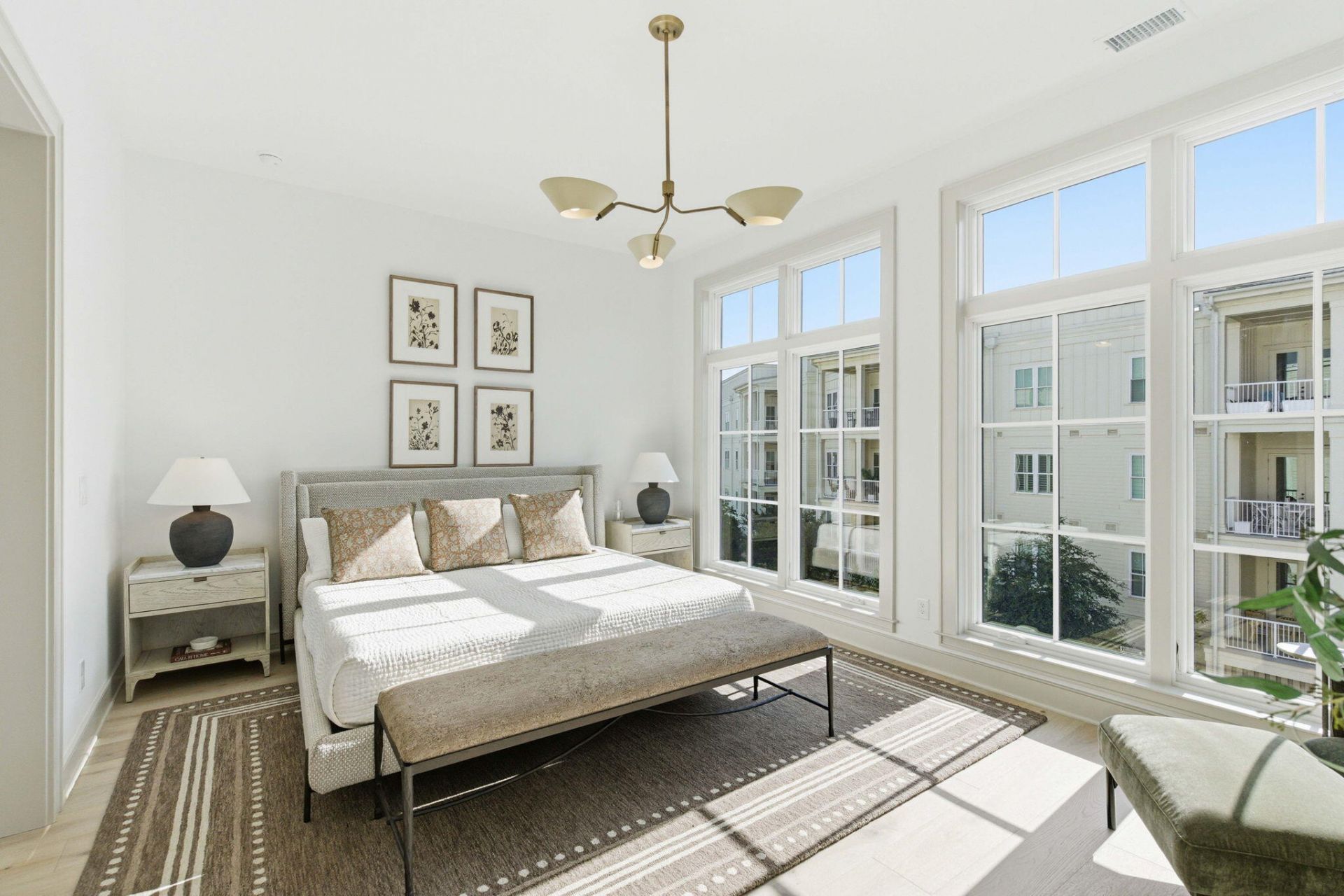 530 Helmsman Street Photo 8