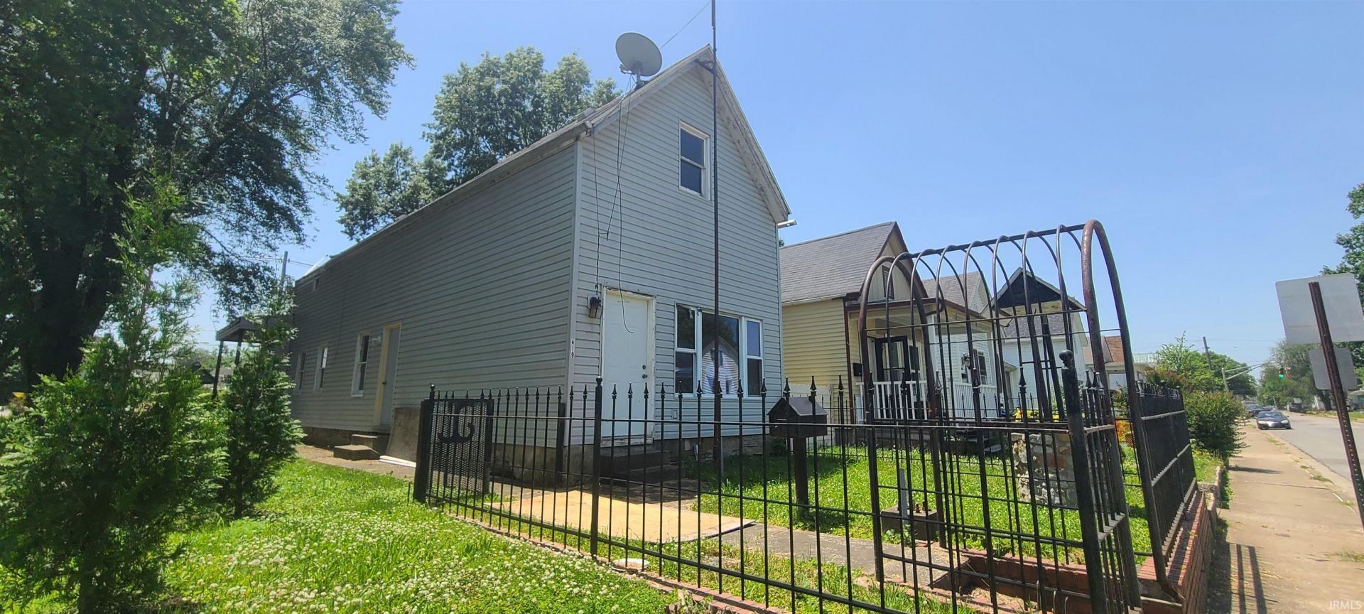 419 E Virginia Street, Evansville, IN 47711 Main Photo