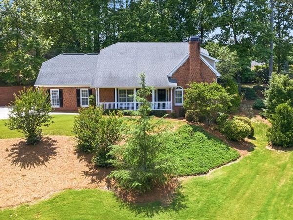 1390 Tennis Court Place, Roswell, GA 30075