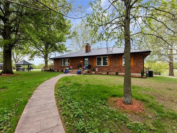 32240 N Rockville Road, Louisburg, KS 66053