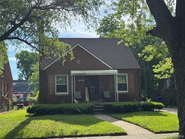 19216 Hickory Street , Detroit, MI 48205