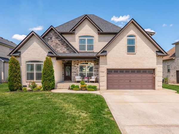 5033 Lady Thatcher Dr, Murfreesboro, TN 37129