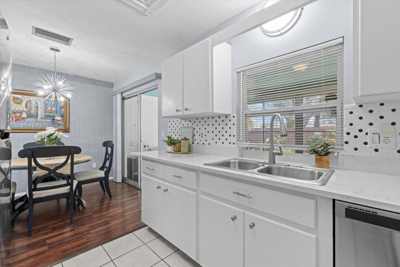 4305 Chinaberry Circle , Bradenton, FL 34208 Photo