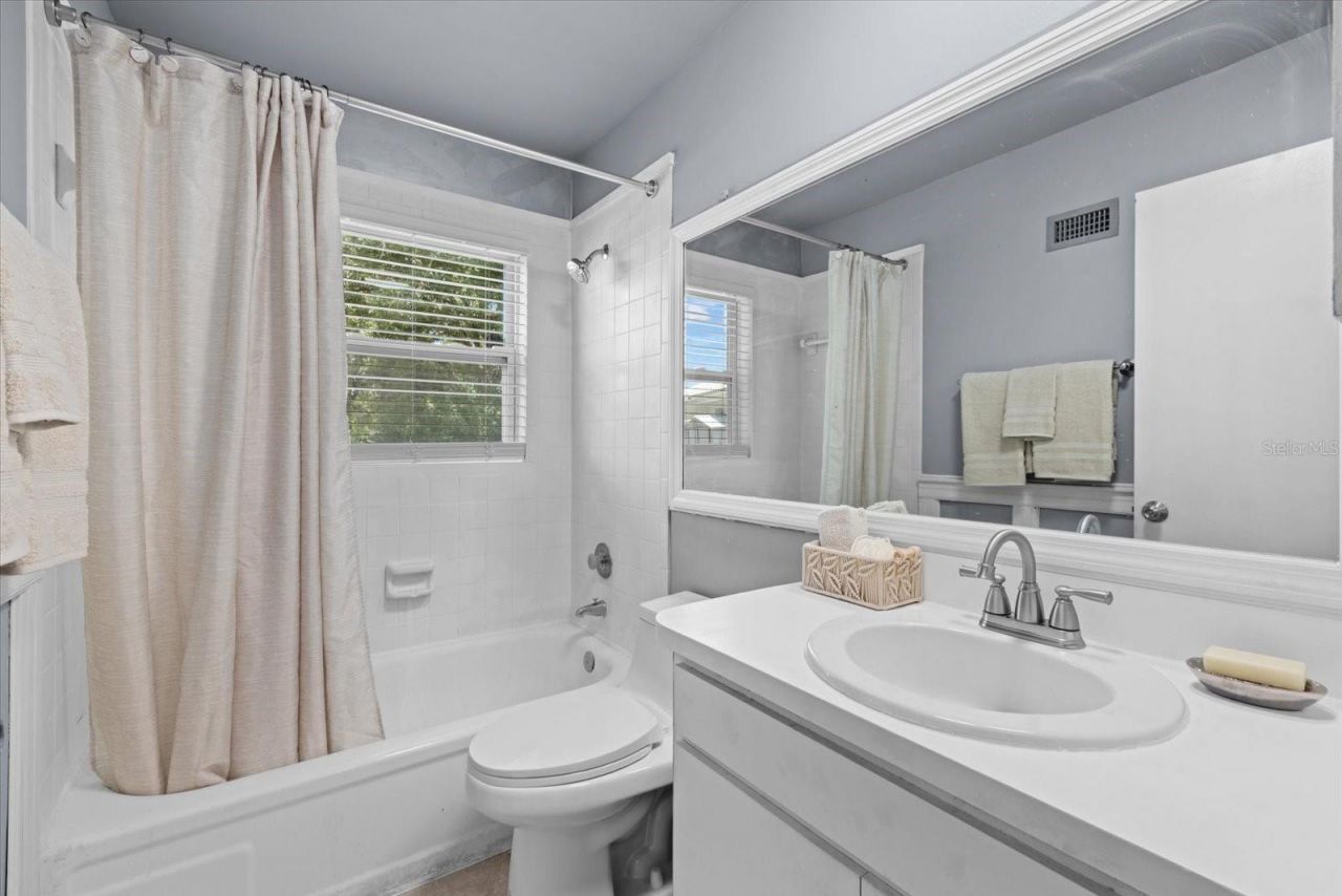 4305 Chinaberry Circle , Bradenton, FL 34208 Photo
