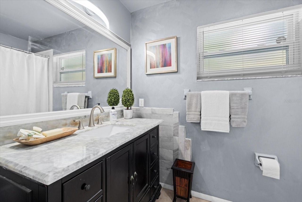 4305 Chinaberry Circle , Bradenton, FL 34208 Photo