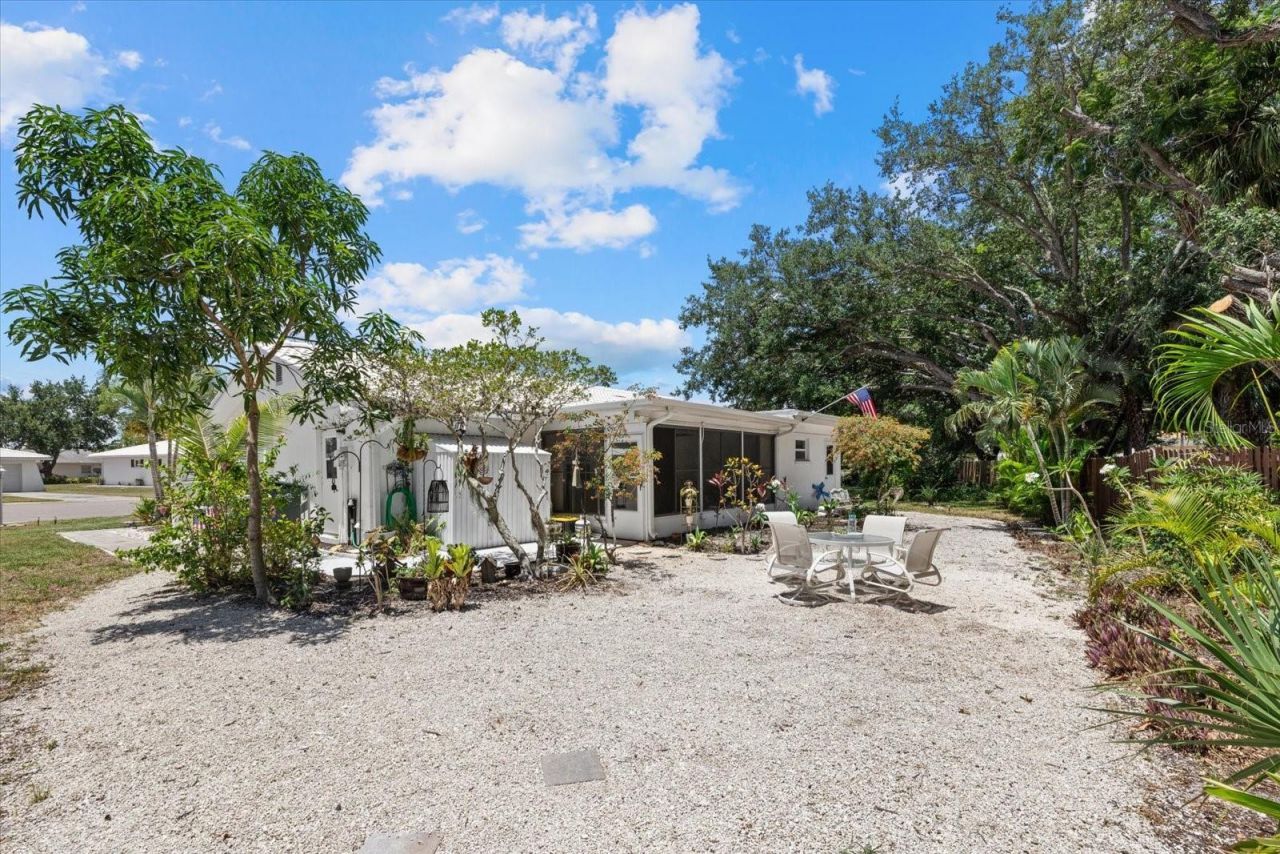 4305 Chinaberry Circle , Bradenton, FL 34208 Photo