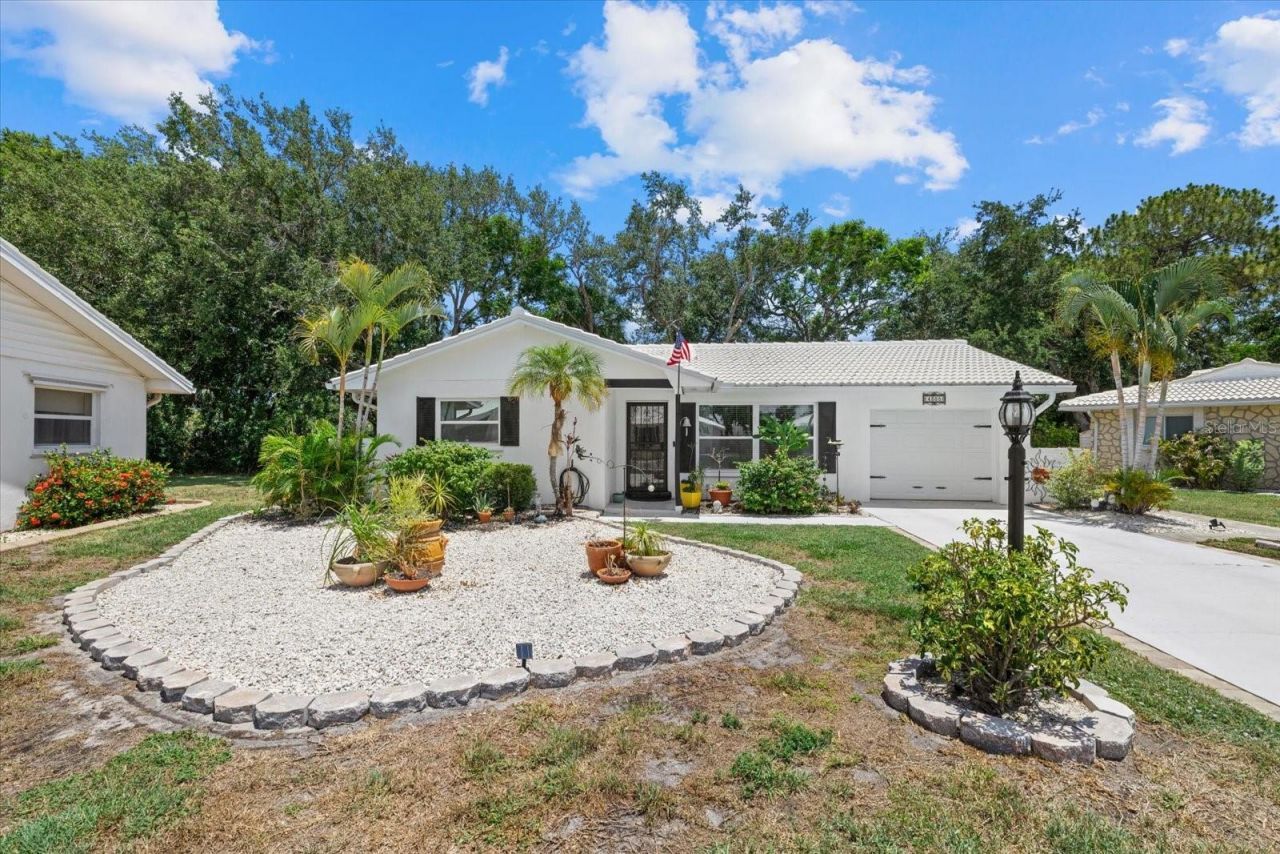 4305 Chinaberry Circle , Bradenton, FL 34208 Photo