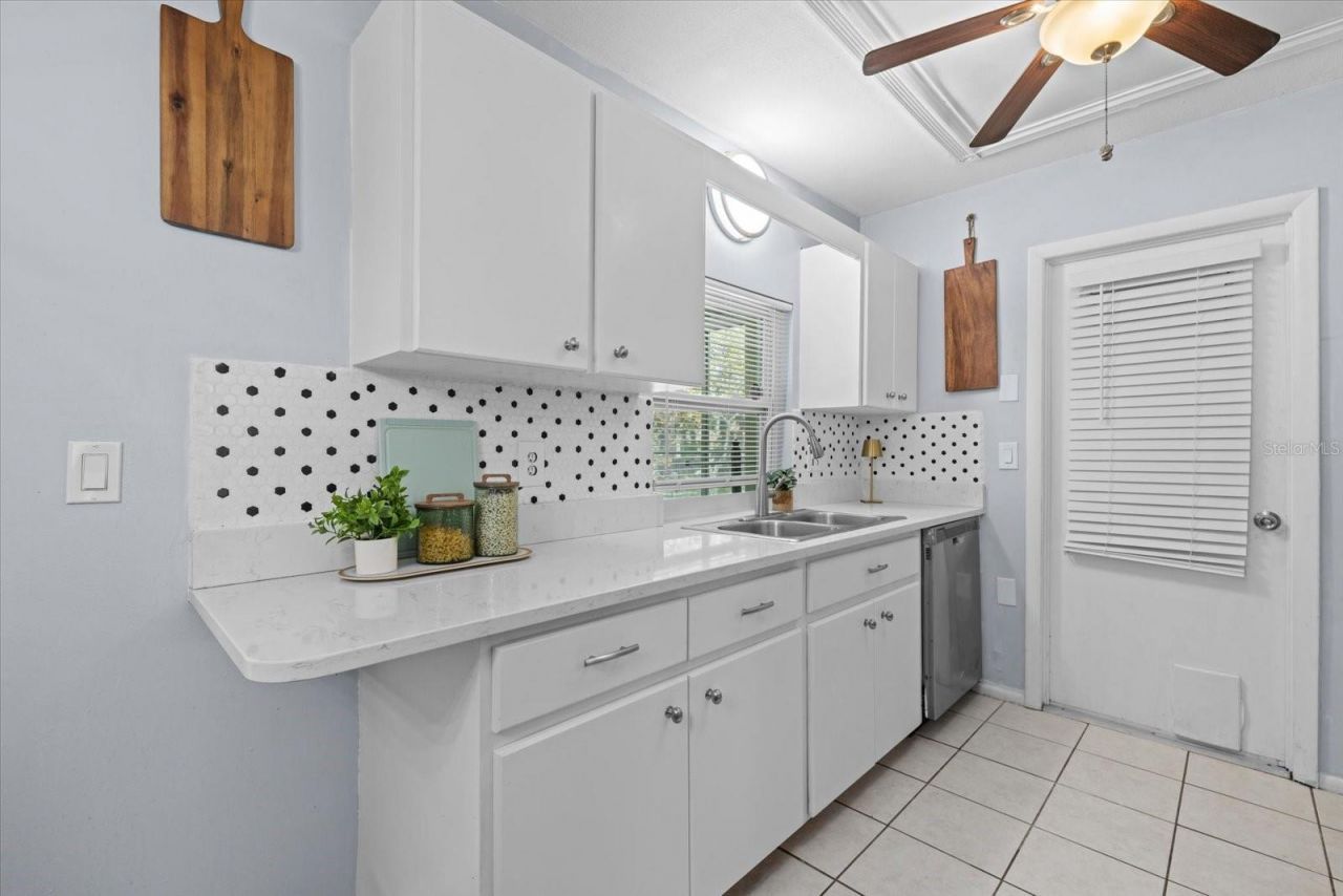 4305 Chinaberry Circle , Bradenton, FL 34208 Photo