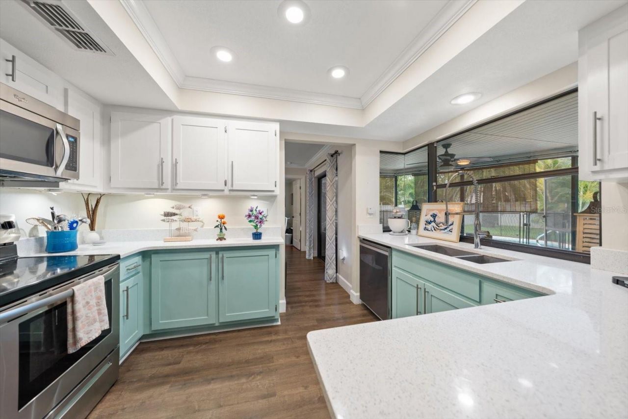521 Meravan Drive , Palm Harbor, FL 34683 Photo