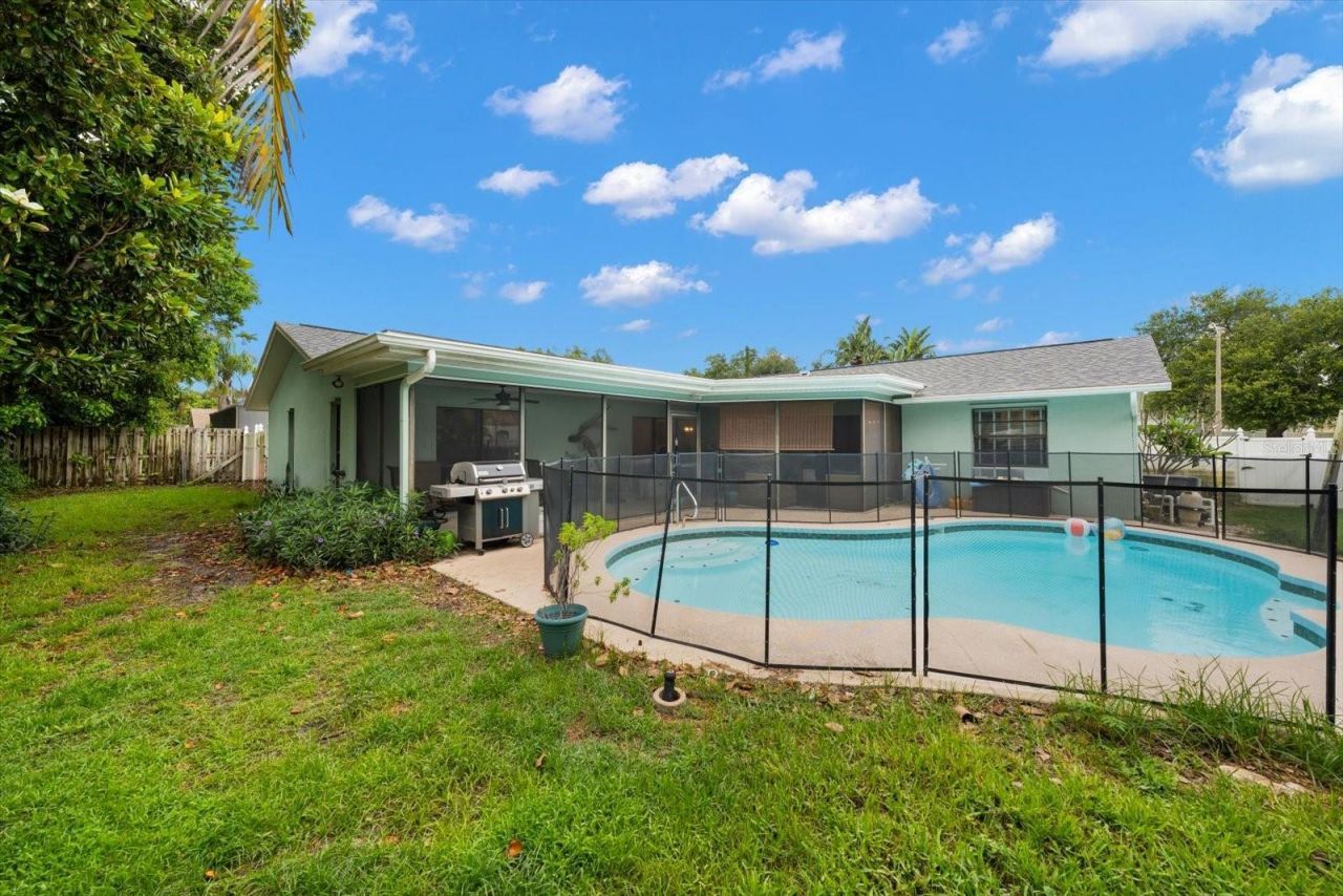 521 Meravan Drive , Palm Harbor, FL 34683 Photo
