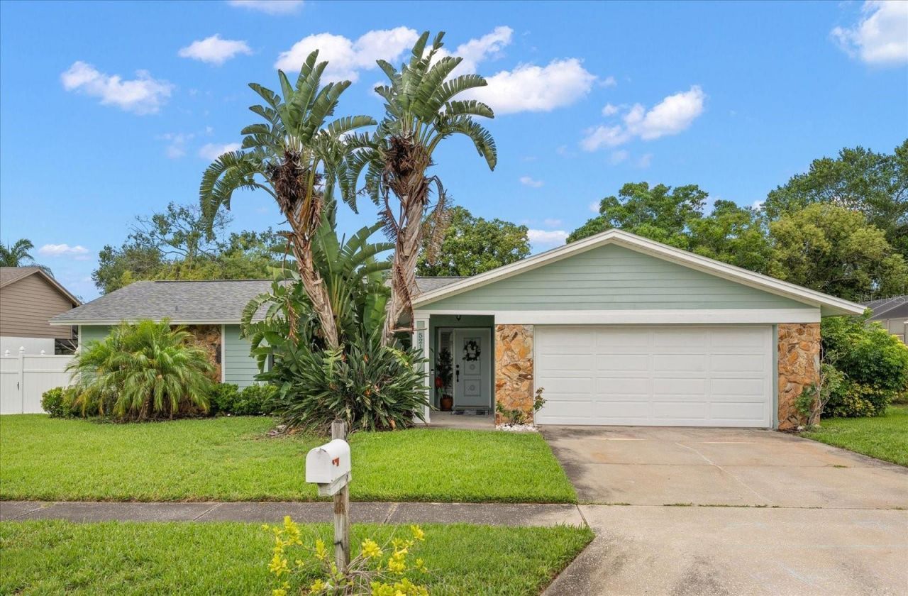 521 Meravan Drive , Palm Harbor, FL 34683 Photo