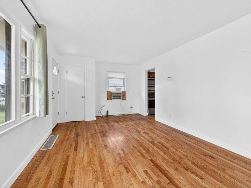 2255 Fenton Street , Columbus, OH 43224 Photo 9