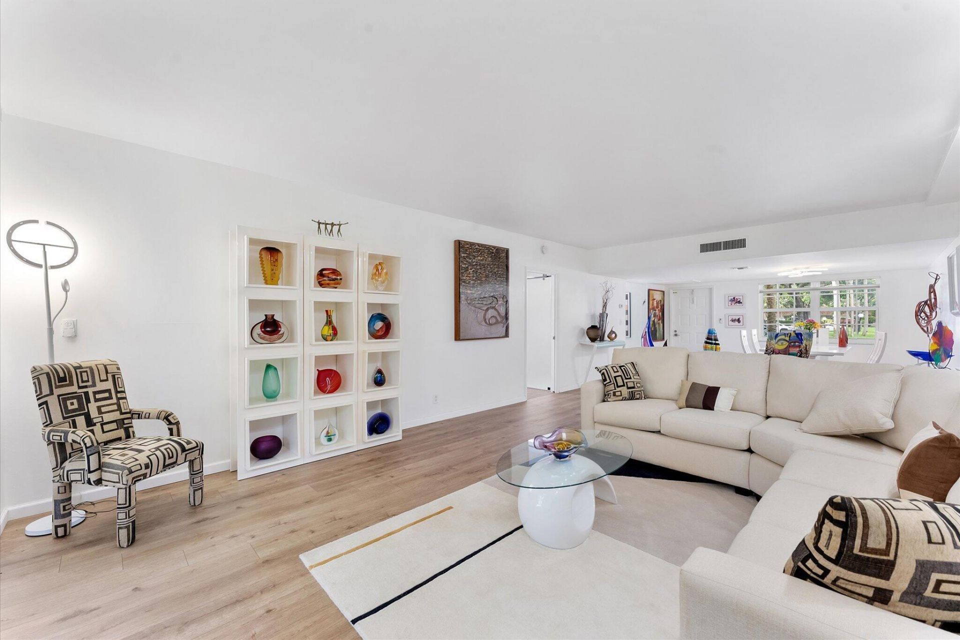 3900 Oaks Clubhouse Drive, Unit 110, Pompano Beach, FL 33069 Photo