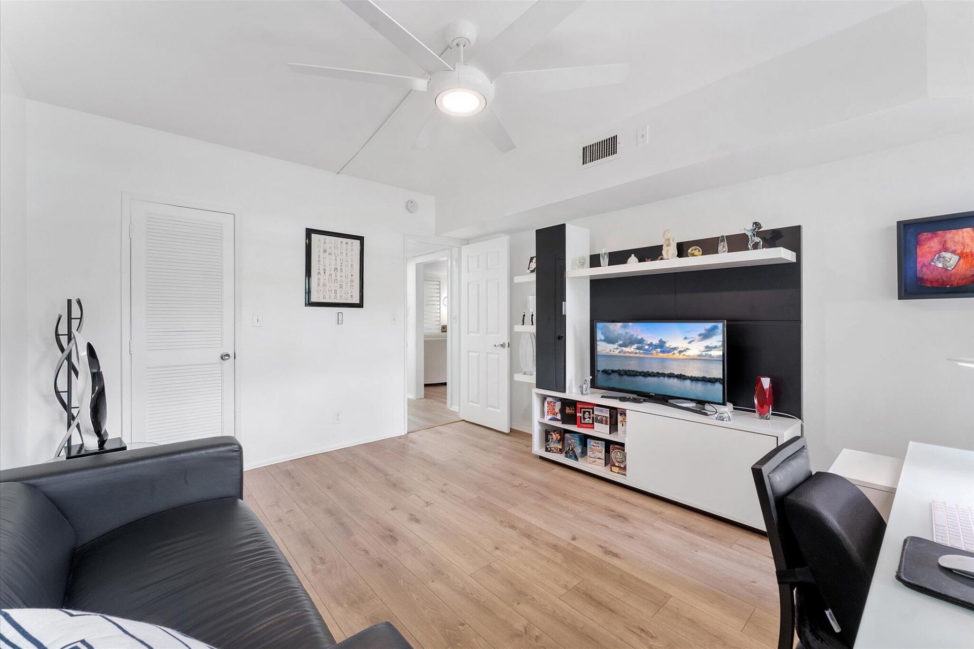 3900 Oaks Clubhouse Drive, Unit 110, Pompano Beach, FL 33069 Photo