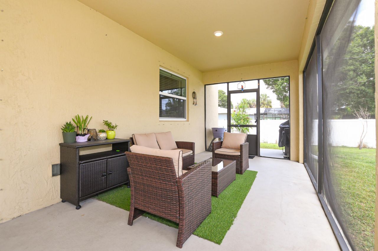 1033 SW General Patton Terrace, Port Saint Lucie, FL 34953 Photo