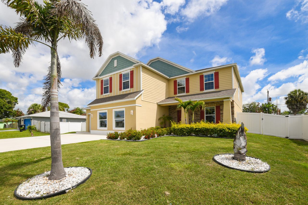 1033 SW General Patton Terrace, Port Saint Lucie, FL 34953 Photo