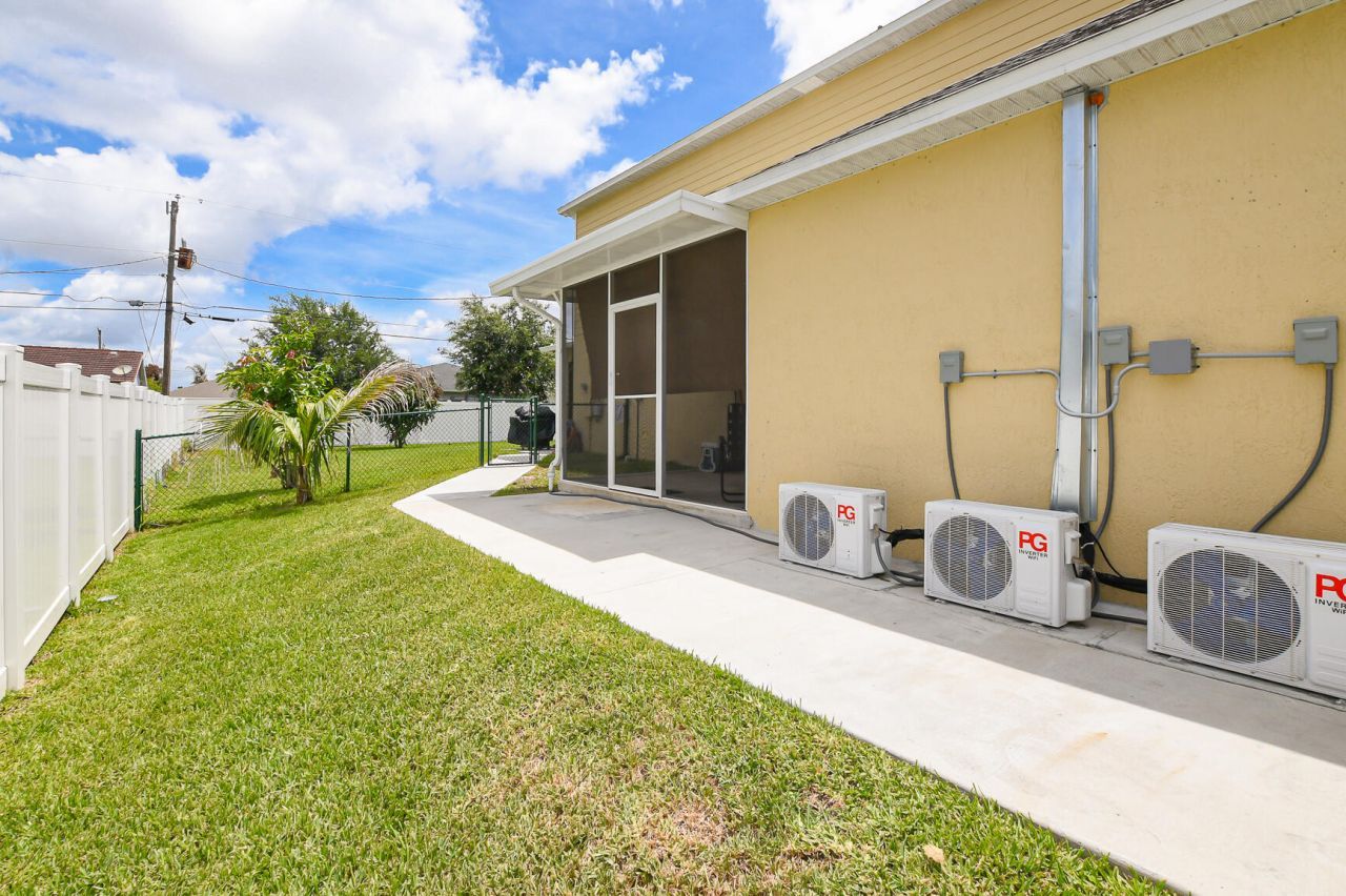 1033 SW General Patton Terrace, Port Saint Lucie, FL 34953 Photo