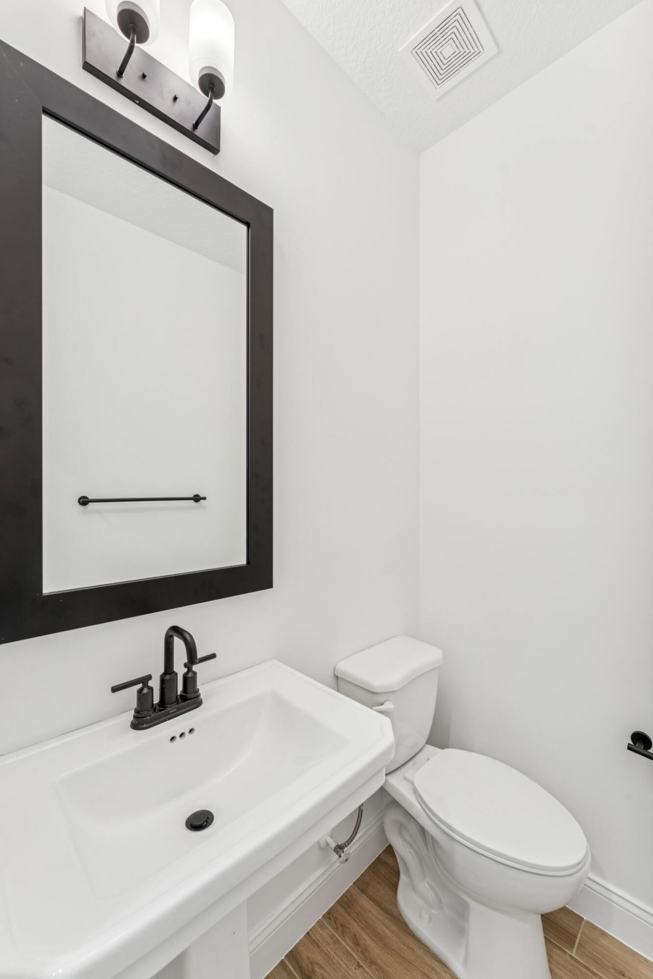 204 SE Birch Terrace, Stuart, FL 34997 Photo