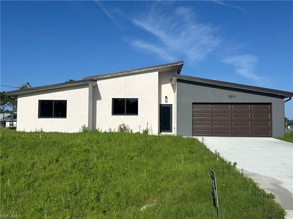 1011 State AVE , LEHIGH ACRES, FL 33972