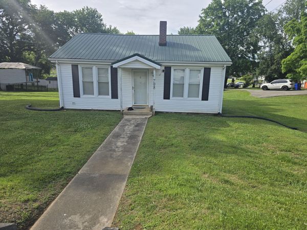 708 W Louise Avenue, Morristown, TN 37813