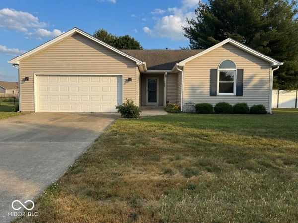 4684 Hackberry Drive , Columbus, IN 47201