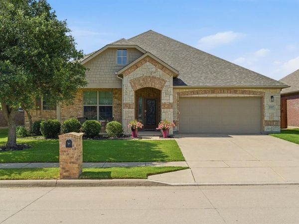 1237 Mesa Crest Drive, Fort Worth, TX 76052
