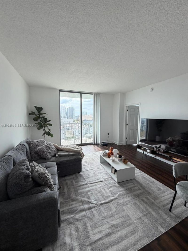 140 S Dixie Hwy , Unit 713, Hollywood, FL 33020 Photo