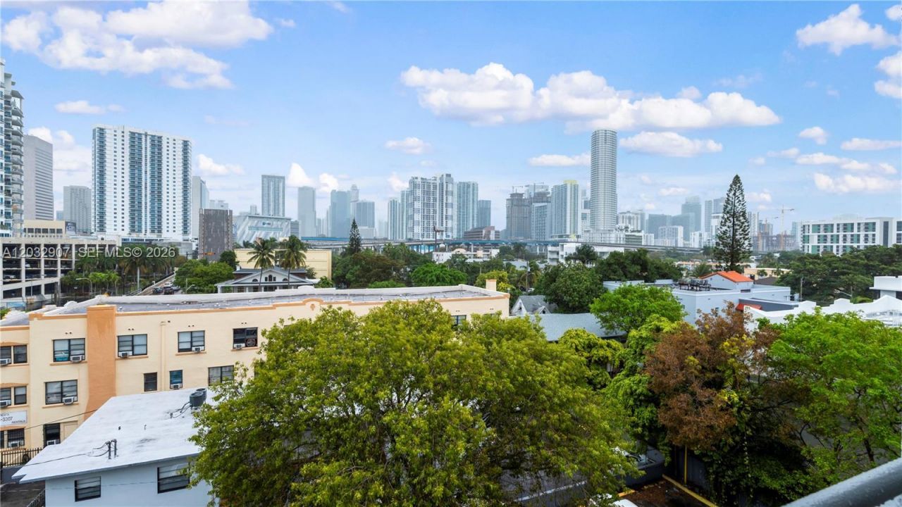 546 SW 1st St , Unit 603, Miami, FL 33130 Photo