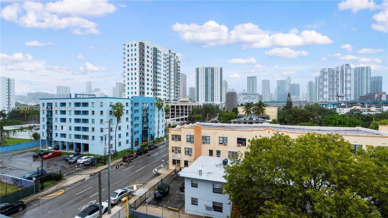 546 SW 1st St , Unit 603, Miami, FL 33130 Photo