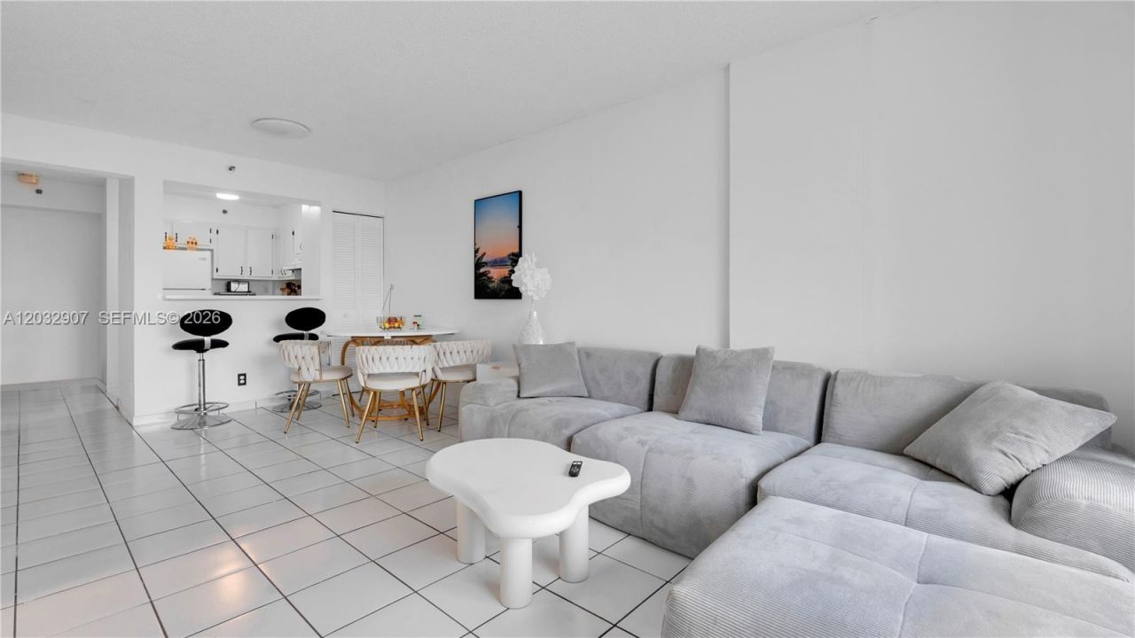 546 SW 1st St , Unit 603, Miami, FL 33130 Photo