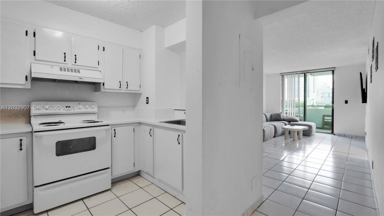 546 SW 1st St , Unit 603, Miami, FL 33130 Photo