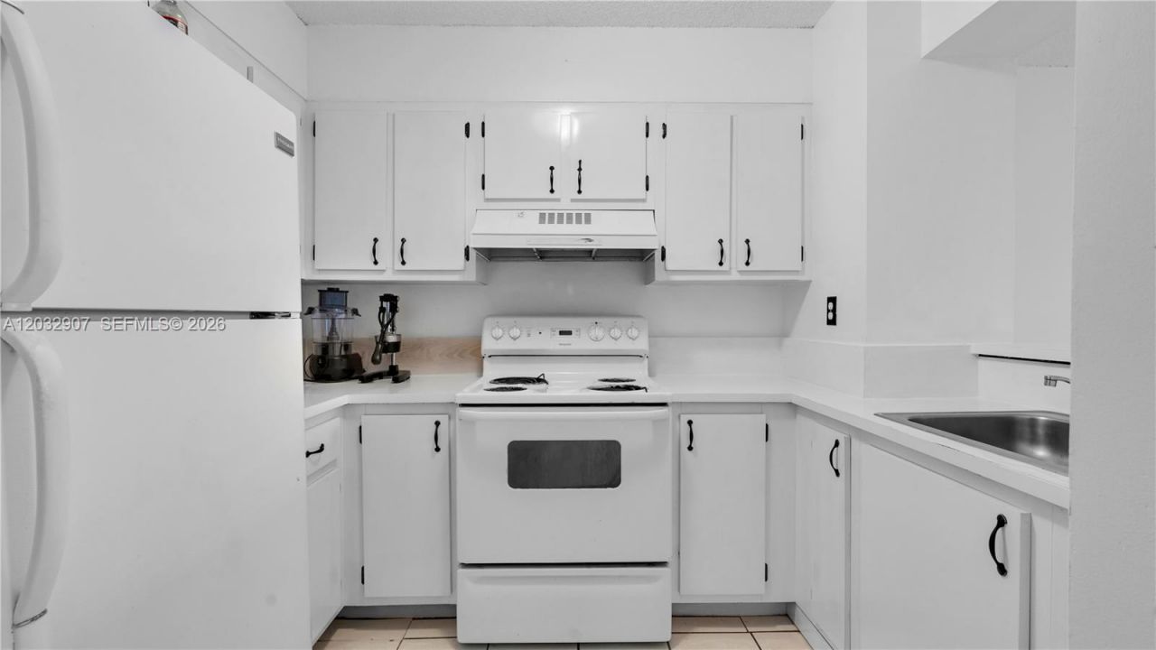 546 SW 1st St , Unit 603, Miami, FL 33130 Photo