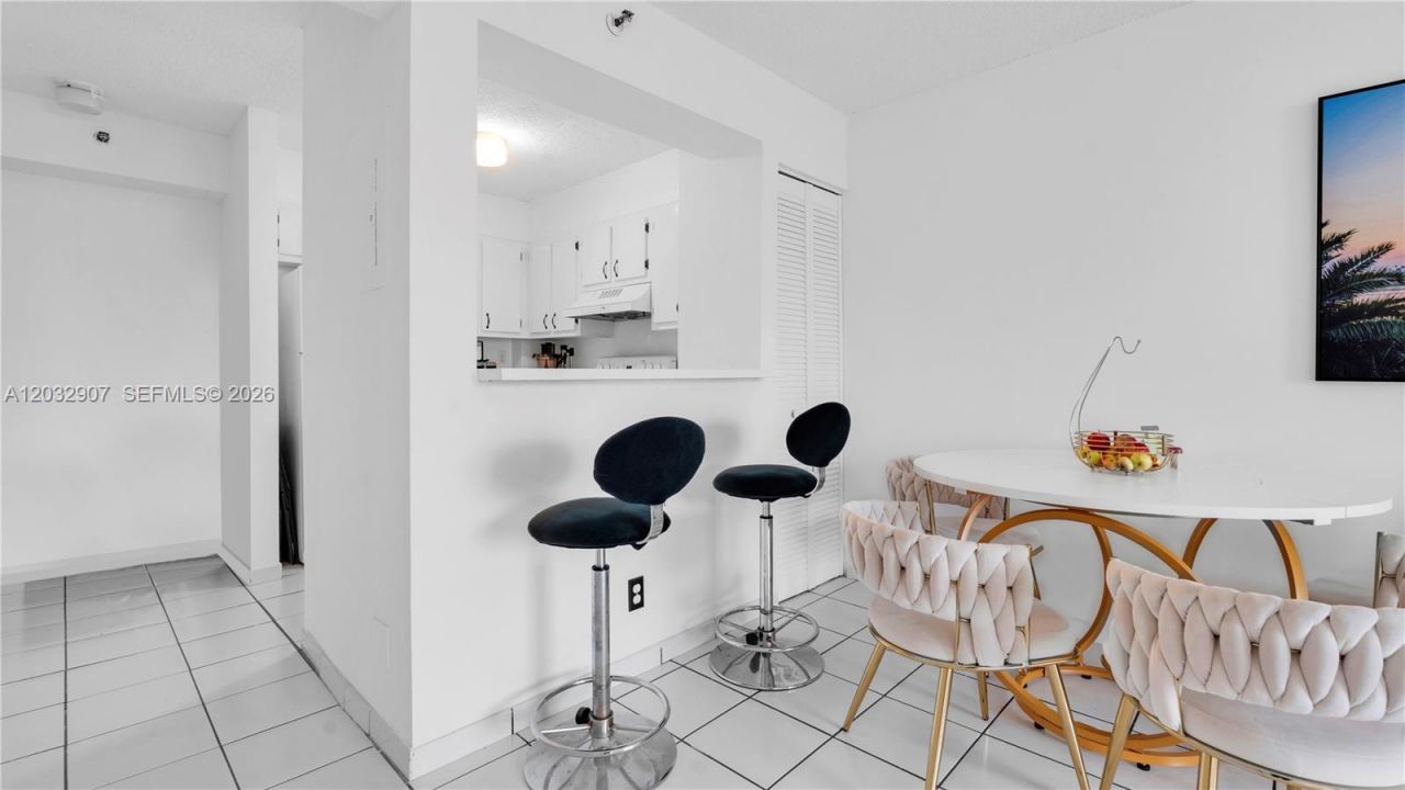 546 SW 1st St , Unit 603, Miami, FL 33130 Photo