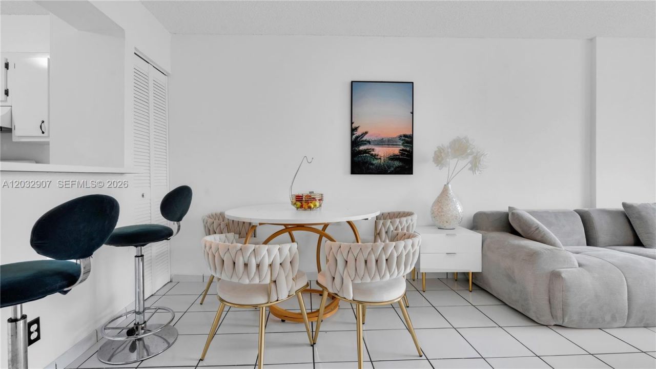 546 SW 1st St , Unit 603, Miami, FL 33130 Photo