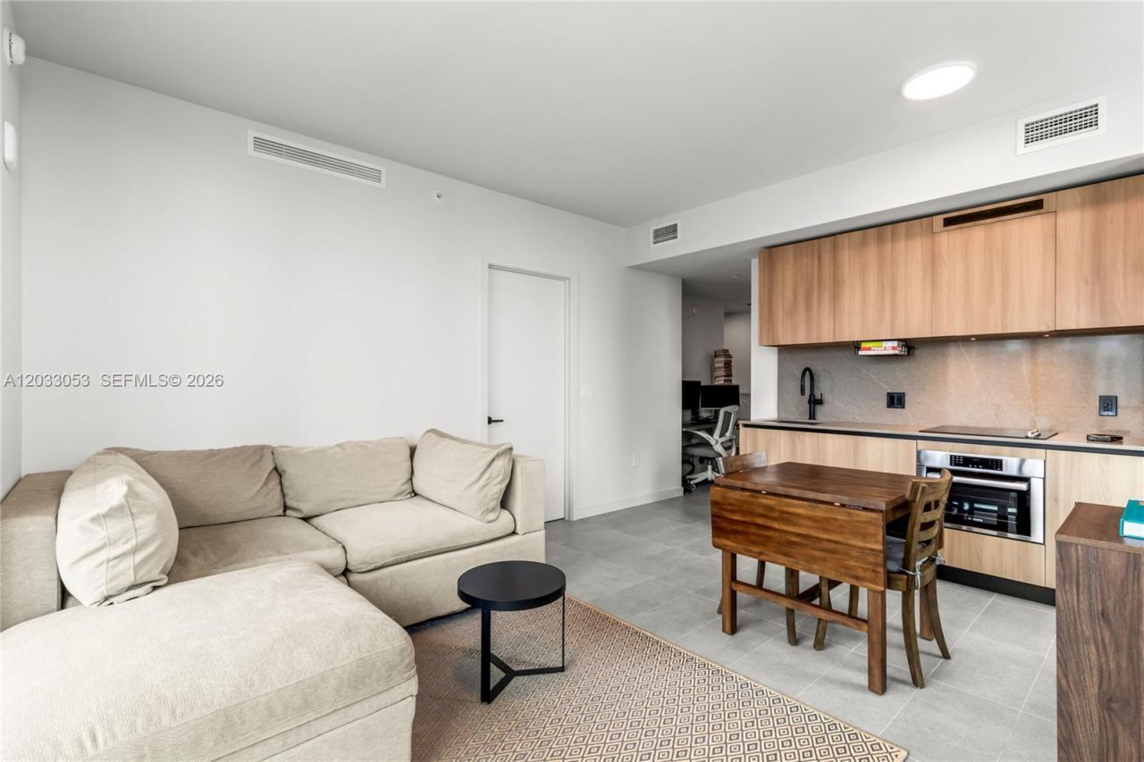 121 NE 5th St , Unit 2401, Miami, FL 33132 Photo