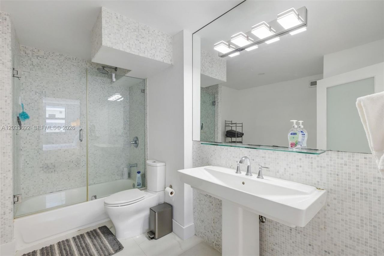 9511 Collins Ave , Unit 1211, Surfside, FL 33154 Photo