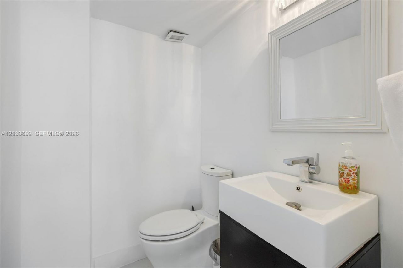 9511 Collins Ave , Unit 1211, Surfside, FL 33154 Photo