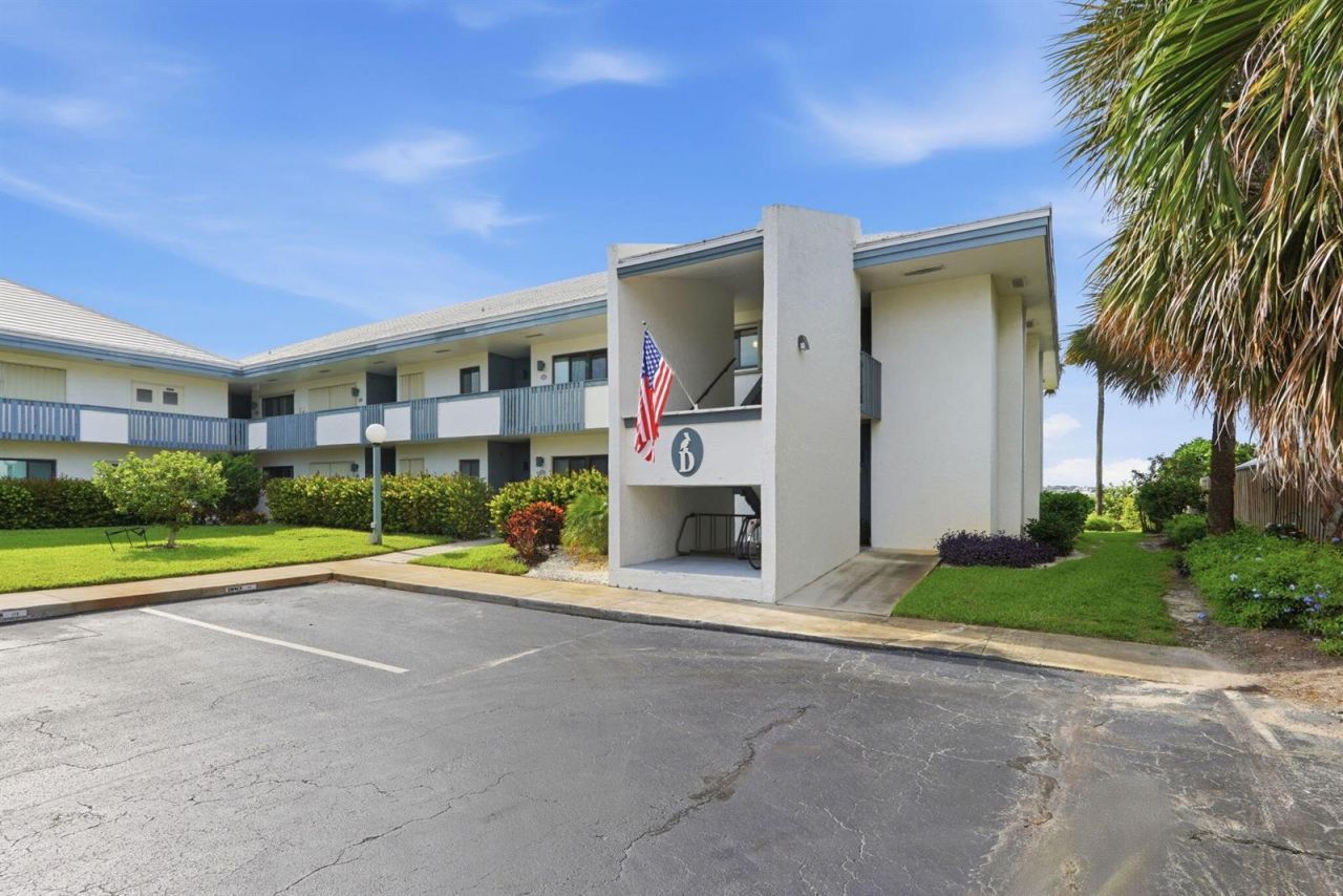 175 SE St Lucie Boulevard , Unit D-2, Stuart, FL 34996 Main Photo