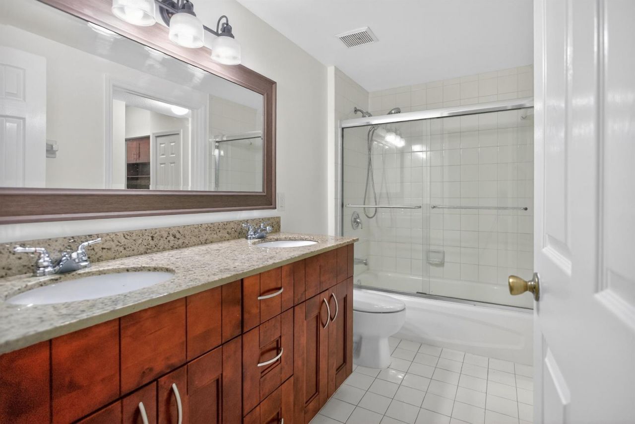 7085 Nova Drive , Unit 232, Davie, FL 33317 Photo