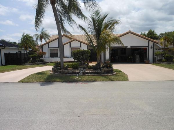 8706 NW 83rd Street , Tamarac, FL 33321