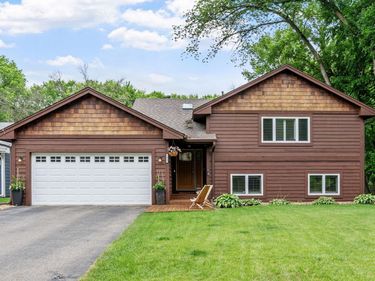 7611 Paulsen Drive, Eden Prairie, MN 55346