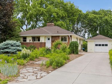 629 5th Avenue S, Hopkins, MN 55343