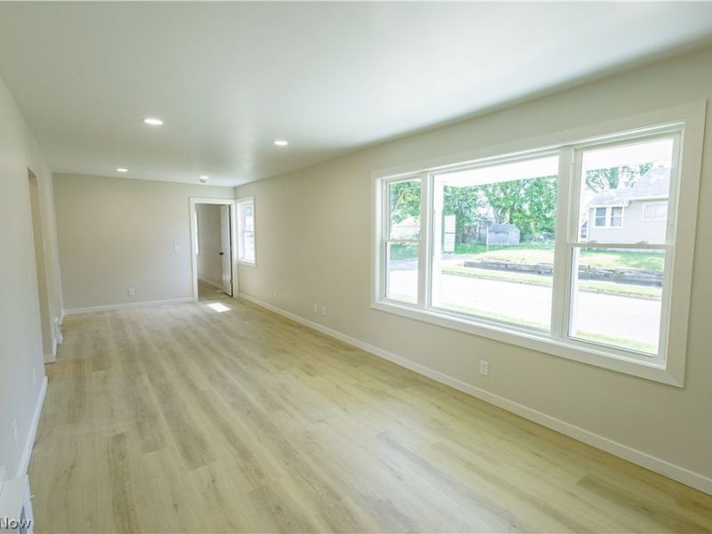 943 Erskine Avenue , Akron, OH 44306 Photo 10