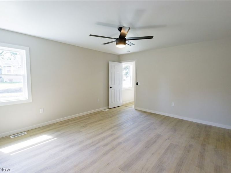 943 Erskine Avenue , Akron, OH 44306 Photo 14