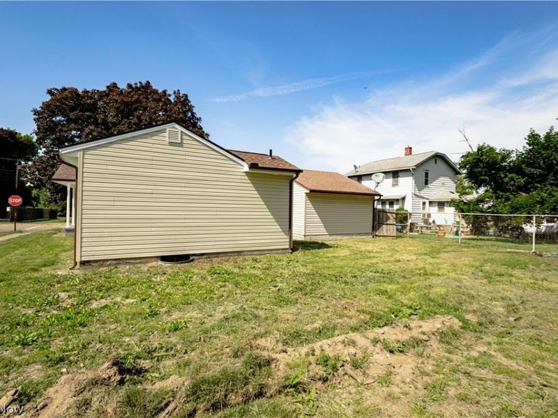 943 Erskine Avenue , Akron, OH 44306 Photo 30