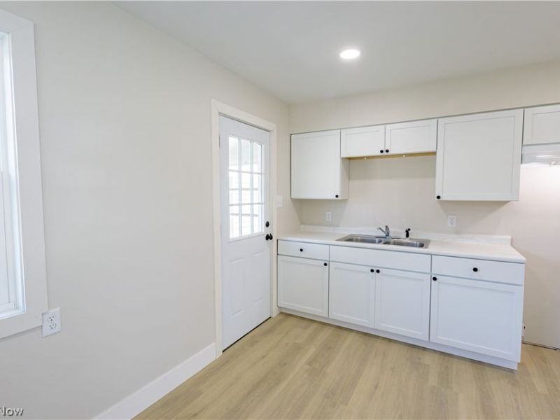 943 Erskine Avenue , Akron, OH 44306 Photo 7